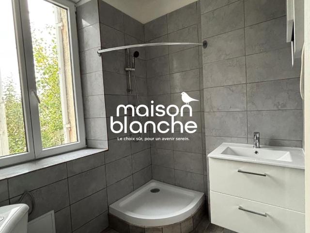 Location Appartement Rue Fronsadaise, Guîtres