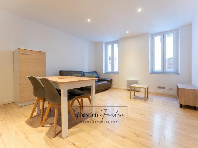 Location Appartement Rue Hoche, Le Beausset