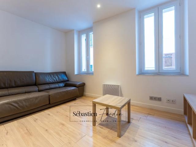 Location Appartement Rue Hoche, Le Beausset