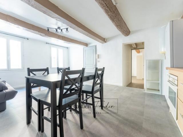 Location Appartement Rue Hoche, Le Beausset