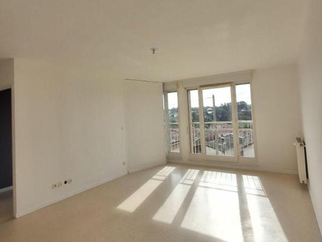 Location Appartement Rue Halle Vieille, Roussillon