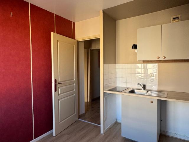 Location Appartement Rue Hannequin, Reims