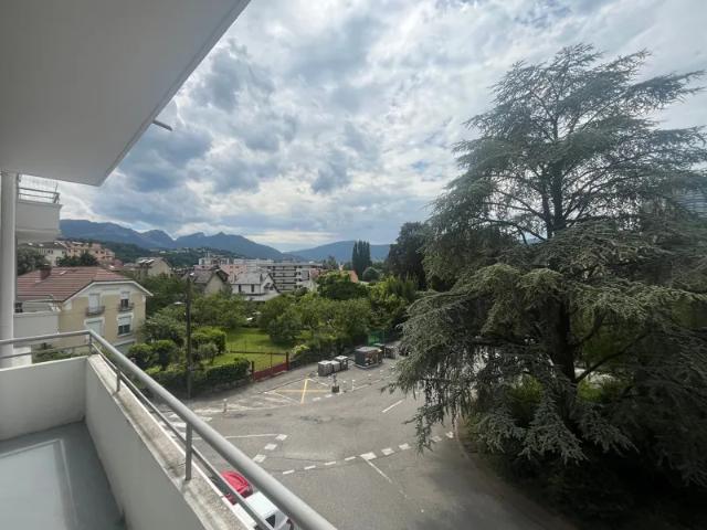 Location Appartement Rue Hector Berlioz, Chambéry
