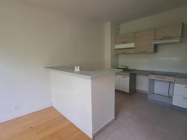 Location Appartement Rue Henri Chapu, Fontainebleau
