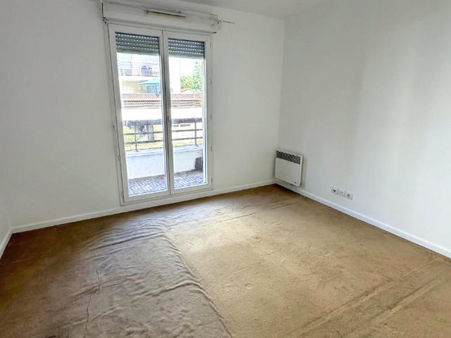 Location Appartement Rue Henri Barbusse, Villeneuve la Garenne