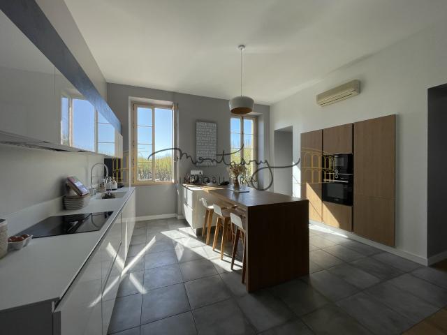 Location Appartement Rue Henri IV, Nîmes