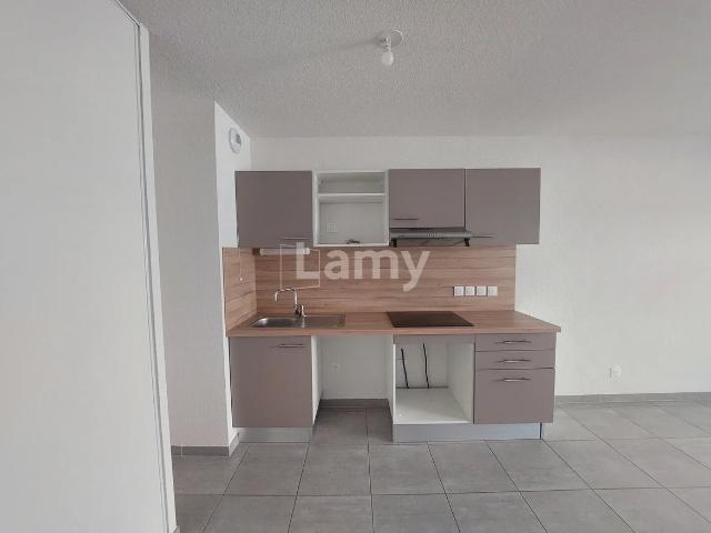 Location Appartement Rue Henri Revoil, Nîmes