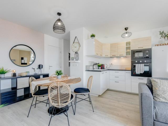 Location Appartement Rue Hugues Guérin, Lyon