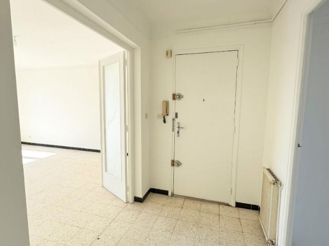 Location Appartement Rue Hyacinthe Rigaud, Perpignan