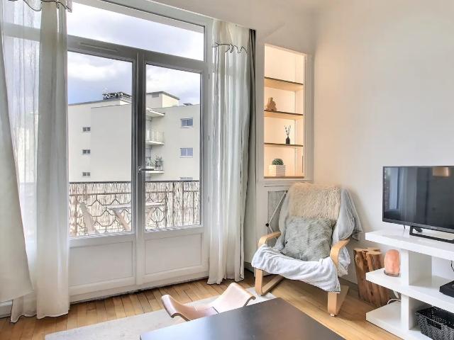 Location Appartement Rue Jouvenet, Paris