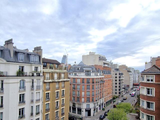 Location Appartement Rue Ernest Renan, Issy les Moulineaux