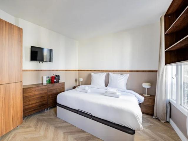 Location Appartement Rue Jacques Cartier, Paris