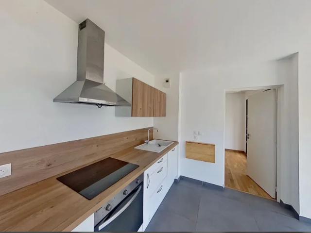 Location Appartement Rue Jacques Louis Hénon, Lyon