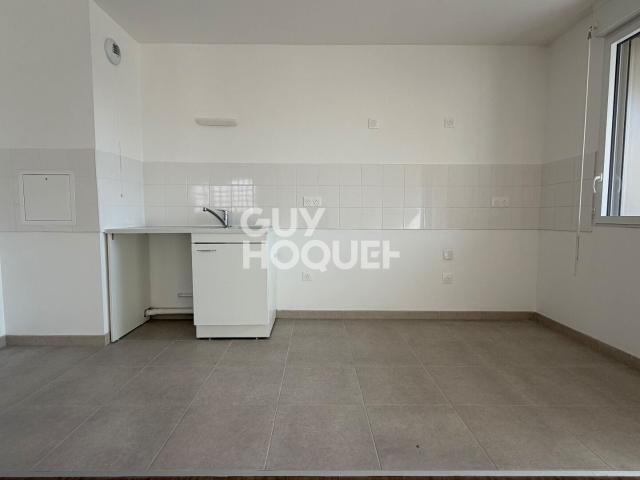 Location Appartement Rue Jacques Salvator, Aubervilliers