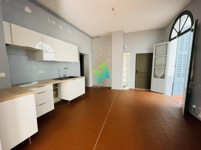Location Appartement Rue Jean Baptiste Oudry, Perpignan