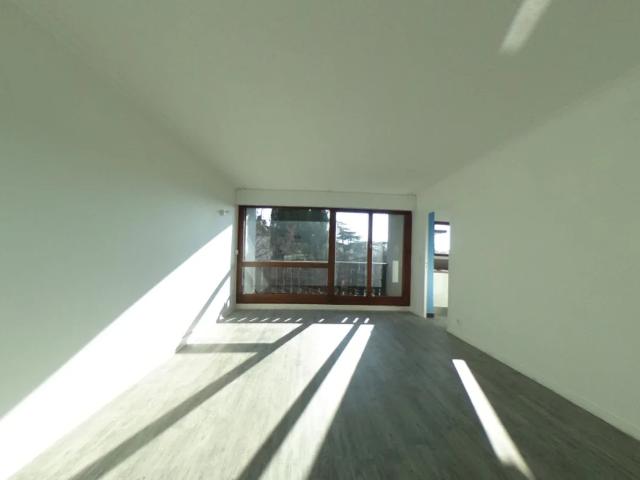 Location Appartement Rue Jean de la Fontaine, La Tronche
