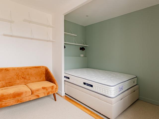 Location Appartement Rue Jean de La Fontaine, Paris