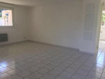 louer Appartement à Alpes - Cuisine équipée