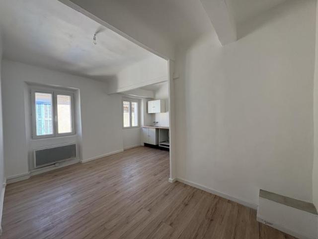 Location Appartement Rue Jean Jacques Rousseau, Aubagne