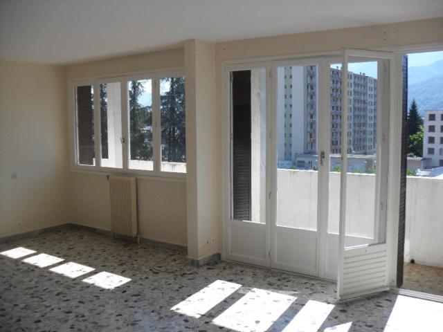 Location Appartement Rue Jean Jacques Rousseau, Saint Martin d'Hères