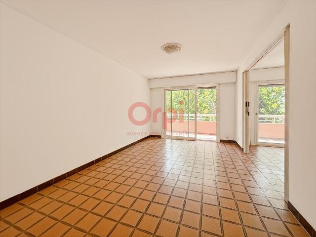 Location Appartement Rue Jean Jaurès, Fréjus