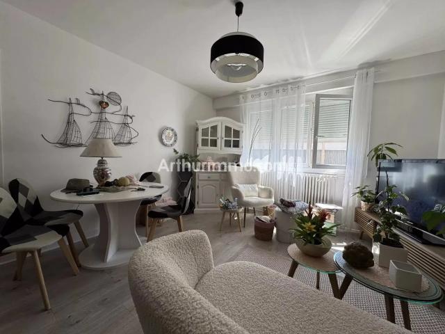 Location Appartement Rue Jean Jaurès, Lons le Saunier