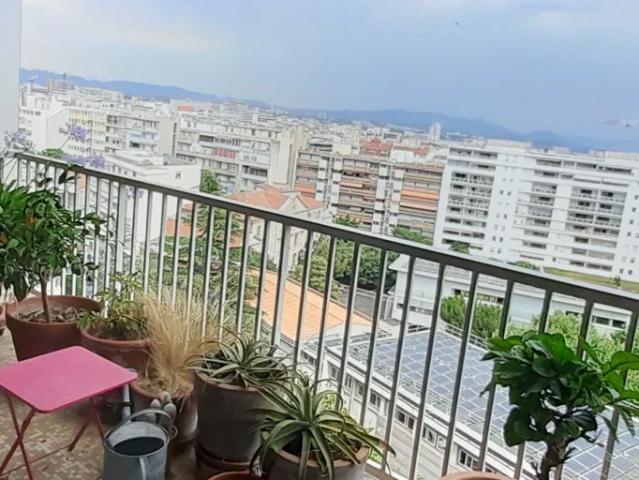 Location Appartement Rue Jean Mermoz, Marseille