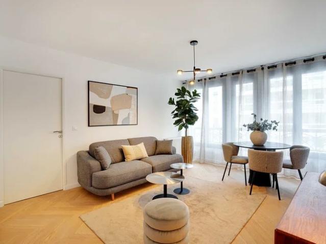 Location Appartement Rue Jules Guesde, Levallois Perret