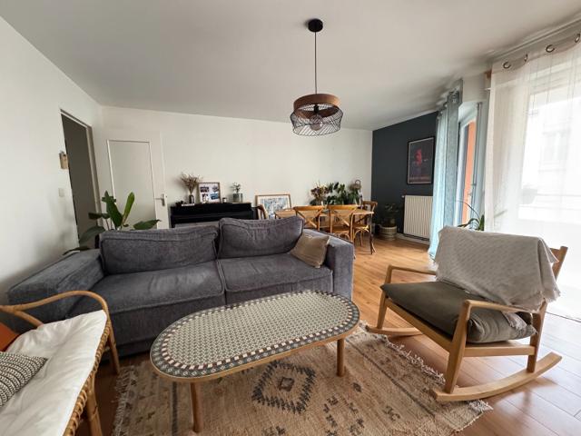 Location Appartement Rue Jules Guesde, Rennes