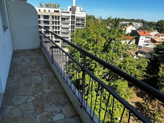 Location Appartement Rue Jules Michelet, Bordeaux