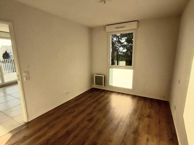 Location Appartement Rue Jules Raimu, Nîmes