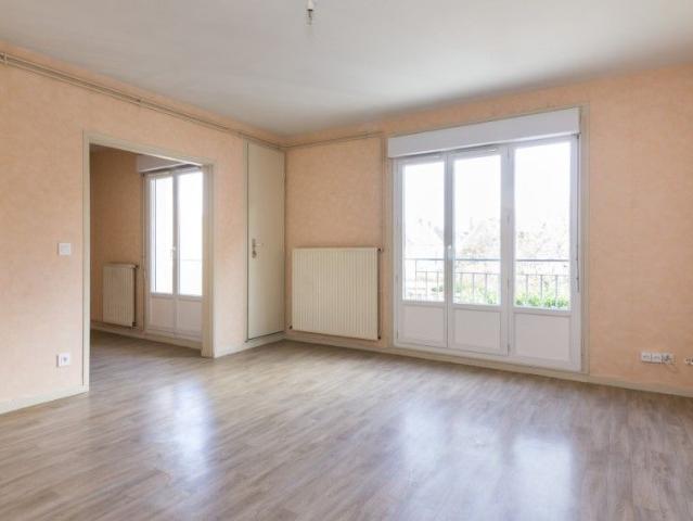 Location Appartement Rue Julien Diligent, Saint Gaultier