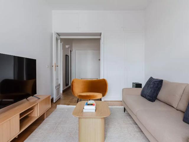 Location Appartement Rue Louis David, Paris