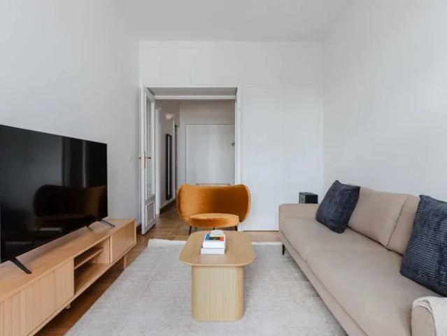 Location Appartement Rue Louis David, Paris