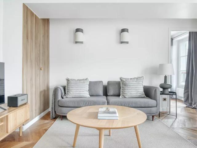 Location Appartement Rue Louis Le Grand, Paris
