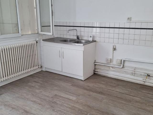 Location Appartement Rue Louis Moreau, Étampes