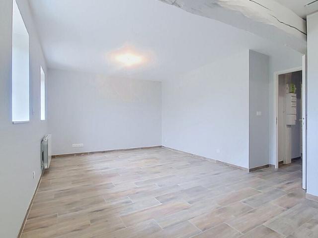 Location Appartement Rue Louis Moreau, Étampes