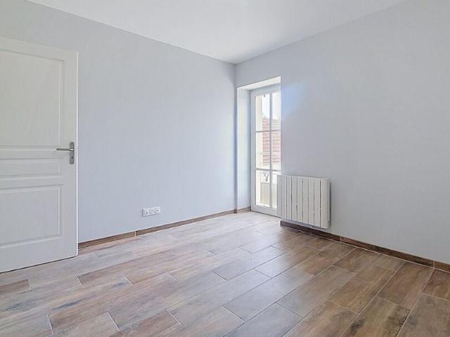 Location Appartement Rue Louis Moreau, Étampes