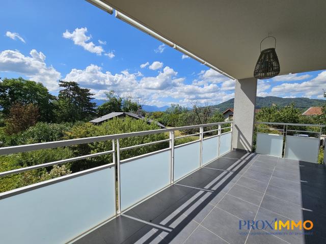 Location Appartement Rue Louis Néel, Rives