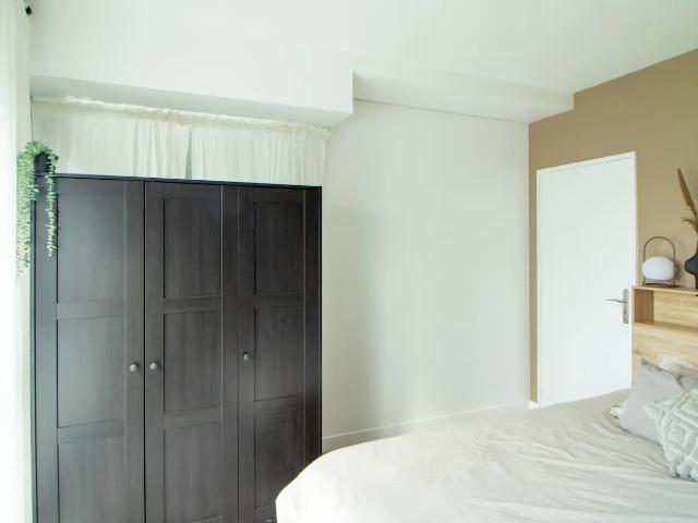 Location Appartement Rue Lounès Matoub, Paris