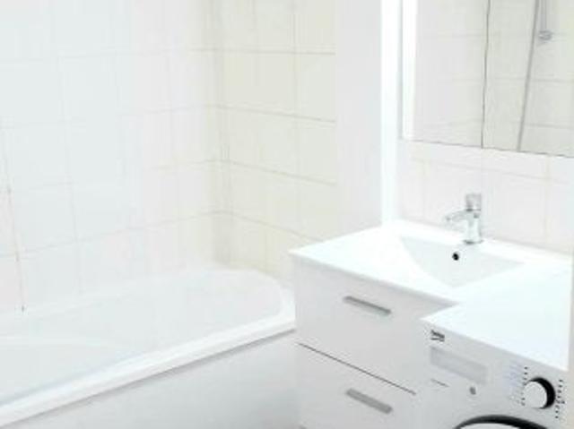 Location Appartement Rue Laugier, Paris