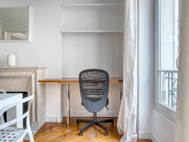 Location Appartement Rue Laugier, Paris