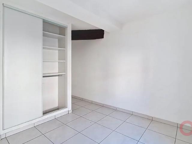Location Appartement Rue Lazare Hoche, Perpignan