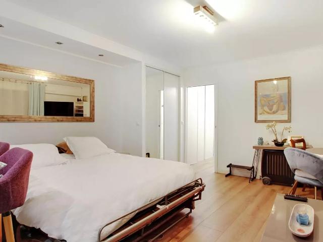 Location Appartement Rue Labois Rouillon, Paris