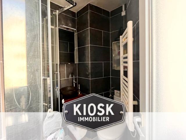 Location Appartement Rue Lahire, Paris