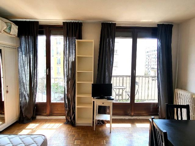 Location Appartement Rue Lally Tollendal, Paris