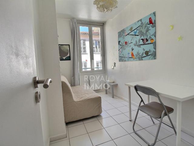 Location Appartement Rue Lamalgue, Toulon