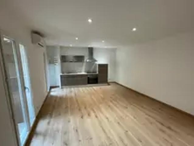 Location Appartement Rue Lascours, Aspiran