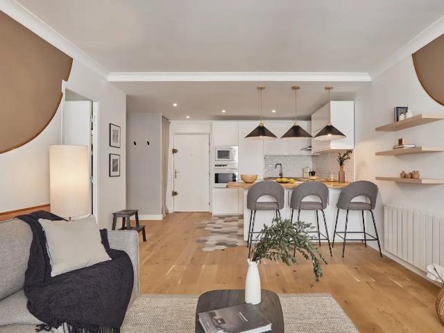 Location Appartement Rue Lebouteux, Paris