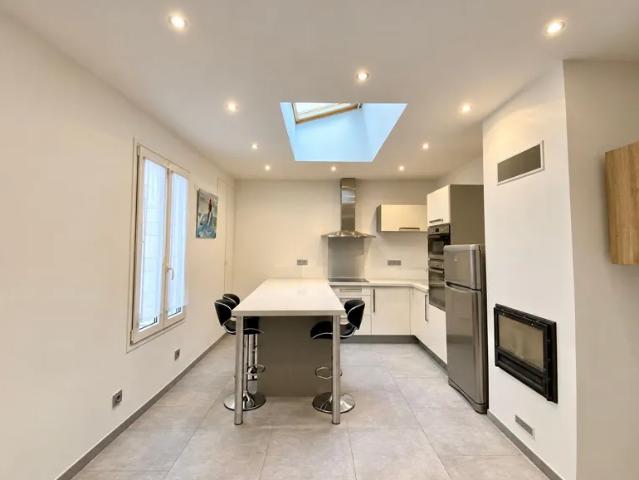 Location Appartement Rue Legendre, Paris